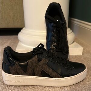 Michael Kors logo sneakers, size 8
